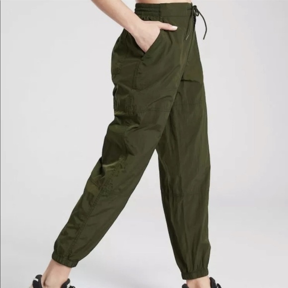 Athleta Pants - NEW! Athleta Expedition Joggers size 4 Green Olive